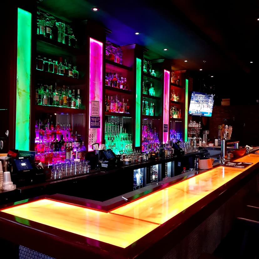 11 Best Bars in Fresno, California You Need to Visit in 2023