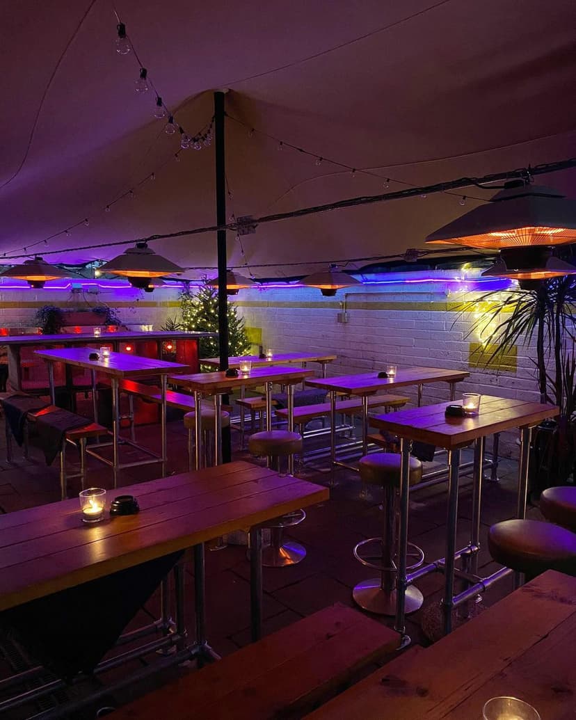 Rooftop Bars Glasgow: 14 Best Bars with Amazing Views [2023]