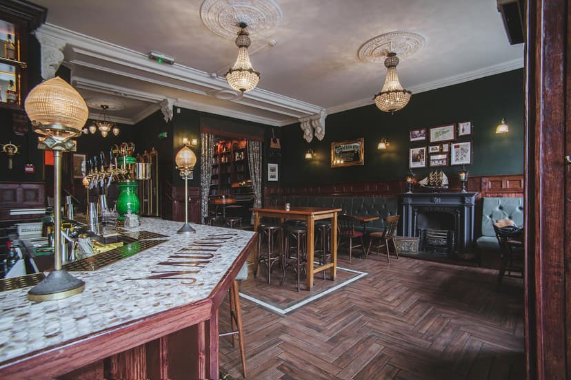 Where To Drink In Edinburgh: The Top 13 Bars, According To Johnnie Walker Master Blender Emma Walker