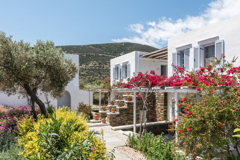 Get to Know the Greek Island of Sifnos, Where Margot Robbie Vacationed Post-‘Barbie’