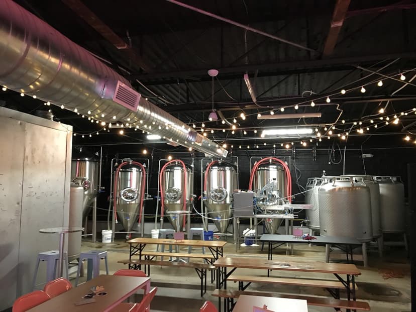 9 Brilliant Breweries & Taprooms In Dallas That Are Brewing Up A Storm