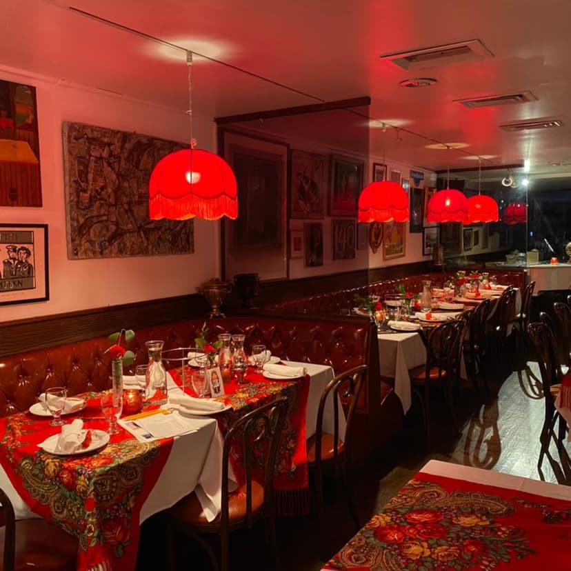 9 NYC Restaurants from 'Sex and the City' That Are Still Open Today